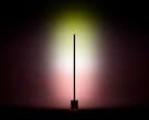 La lampada da terra Govee 3 è raffigurata mentre proietta la luce sulla parete