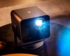 La Leica Cine Compact 1 è molto più compatta e meno costosa della Cine Play 1.