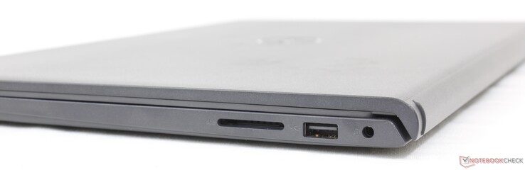 A destra: Lettore di schede SD, USB-A 3.2, 3.5 mm combo audio