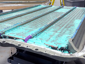 Il pacco batteria 4680 del Cybertruck (immagine: Munro Live/YT)