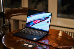 Lo Zenbook Pro 16X OLED non dispone più di un display 4K. (Fonte: ASUS)