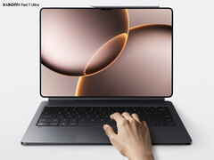 Lo Xiaomi Pad 7 Ultra sarà dotato di una batteria da 12.000 mAh. Nella foto: il tablet con gli accessori. (Fonte: Xiaomi)