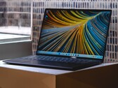 Dell Latitude 9440 2-in-1 presenta un design simile a quello dell'XPS 13. (Fonte: Dell)