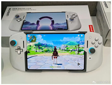 Il controller G9 dello Y700 Infinite
