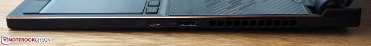 Lato Destro: USB-C 3.1 Gen2 incl. DisplayPort, USB-A 3.1 Gen2