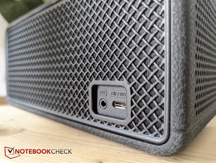 3.jack da 5 mm e porta USB per la carica e la ricarica inversa