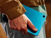Alexa Tablet 8 è disponibile in rosa, turchese e grigio scuro.