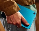 Alexa Tablet 8 è disponibile in rosa, turchese e grigio scuro.