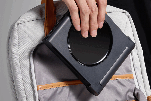 La docking station da gioco Jsaux 6-in-1 può essere ripiegata quando non viene utilizzata.