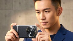 Secondo un leaker affidabile, i rendering parzialmente generati dall'AI rivelerebbero il design finale di Oppo Find X9 Ultra. (Fonte: Smartprix)