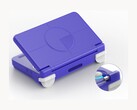 Retroid Pocket Flip 2 (nella foto) è una console portatile con un design a conchiglia. (Fonte: Retroid)