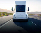 La rete statunitense non è pronta per le fermate dei camion elettrici in autostrada (immagine: Tesla)