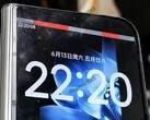 Lo Xiaomi Mix Fold 5, più compatto e più ampio, sembra comparire in una prima foto hands-on con HyperOS 4 in esecuzione.