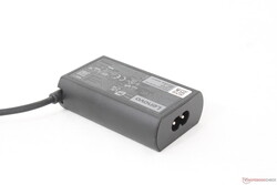 Piccolo (~7,5 x 4,7 x 2,2 cm) 65 W Adattatore CA USB-C
