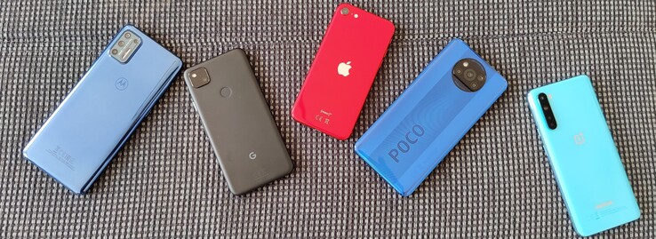 Test della fotocamera degli smartphones di fascia media: Pixel 4a vs. Poco X3 vs. iPhone SE vs. OnePlus Nord vs. Moto G9 Plus