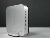 Il Mini PC Minisforum M2 Pro viene fornito con un supporto verticale incluso nella confezione.