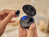 Gli auricolari LG TONE Free T90 possono essere ricaricati in modalità wireless tramite lo standard Qi. (Fonte: LG)