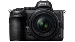 Nikon Z5 con kit lens 24-50mm f/4-6.3 (Image Source: Nikon)