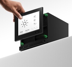 Jsaux ha presentato due nuovi frontali per la Steam Machine. Il pannello e-ink qui illustrato vanta un display e-ink da 5,83 pollici.