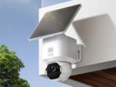 Anker Eufy SoloCam E42 (nella foto) può registrare continuamente se alimentata via cavo e supporta la ricarica solare con il pannello SolarPlus 2.0 staccabile di Eufy. (Fonte: Amazon/Anker)
