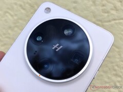 Si dice che il successore di Oppo Find X8 Ultra (nella foto) vanti un doppio sensore da 200 MP. (Fonte immagine: Notebookcheck)