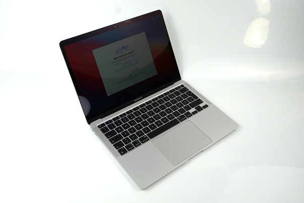 Il MacBook Air basato su M1 festeggerà il suo terzo compleanno a novembre (Fonte: Notebookcheck)