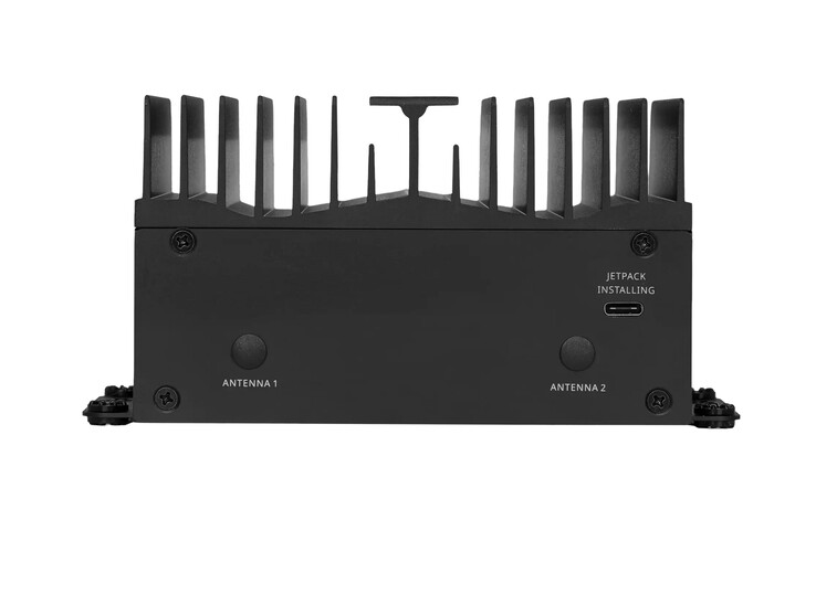 Parte anteriore del mini PC industriale MSI MS-C9ZA 