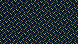 Il display OLED si basa su una matrice di subpixel RGGB composta da un rosso, un blu e un , einer blauen e due diodi luminosi verdi.