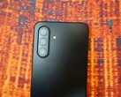 I modelli di smartphone economici di Samsung, come Galaxy A17 4G, finalmente brillano di nuovo. (Fonte: Notebookcheck)