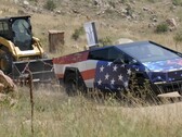 A differenza del Ford F-150 Tremor, il Tesla Cybertruck non si è surriscaldato mentre trainava 10.500 libbre su per una montagna (fonte: The Fast Lane Truck)