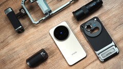 Importazione del Vivo X300 Pro e del più compatto Vivo X300 con fotocamera Zeiss: Alcuni rivenditori stanno già quotando prezzi in euro per il modello cinese. (Fonte: Weibo)
