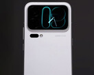 Il display posteriore sembra avere cornici più sottili. Nell’immagine: uno screenshot tratto dal video dimostrativo che mostra lo Xiaomi 18 Pro.