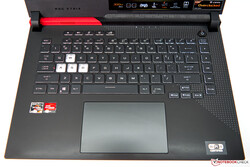 La tastiera e il touchpad dell'Asus ROG Strix G15 G513QY