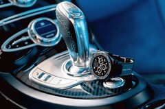 Smartwatch di lusso Bugatti Carbone in edizione limitata (Fonte: Bugatti Smartwatch)