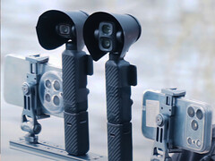 DJI Osmo Pocket 4 e Osmo Pocket 4 Pro, da sinistra a destra.