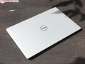 Recensione del portatile Dell XPS 13 9315: Basse prestazioni, incredibile durata della batteria