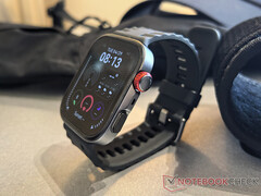 Il Huawei Watch Fit 4 Pro costa 279 euro nell'UE. Nella foto: lo smartwatch in nero. (Fonte: Notebookcheck)