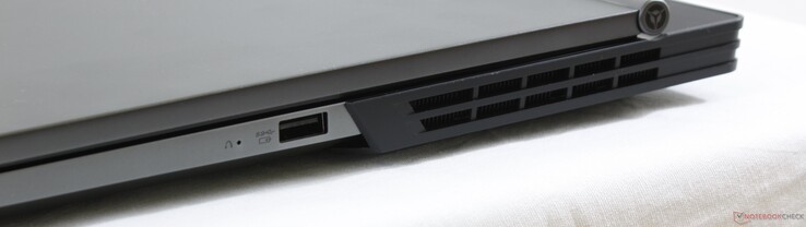 A destra: pulsante reset Lenovo, USB 3.0
