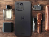 Il telefono per la privacy di Hiroh, con interruttore hardware, è alimentato dal sistema /e/OS Android 16 di Murena, privato del codice per la raccolta dei dati. (Fonte immagine: Hiroh)