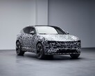 Dopo che il SUV elettrico Polestar 3 è già stato rivelato ufficialmente come prototipo camuffato, un talentuoso designer grafico ha ora cancellato questi motivi ingannevoli (Immagine: Polestar)