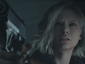 Uno screenshot della protagonista di Resident Evil Reqiuem, Grace Ashcroft, che impugna una pistola