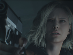 Uno screenshot della protagonista di Resident Evil Reqiuem, Grace Ashcroft, che impugna una pistola