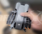 Il DJI Mini 5 Pro dovrebbe pesare meno di 250 g, nonostante i vari aggiornamenti hardware di cui si parla. (Fonte immagine: via DroneXL)