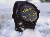 Il Pixel Watch 2 riceve un nuovo aggiornamento. (Fonte: Benedikt Winkel)