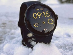 Il Pixel Watch 2 riceve un nuovo aggiornamento. (Fonte: Benedikt Winkel)