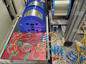Gli ingegneri della NICT potrebbero aver rivoluzionato la tecnologia delle fibre ottiche. (Fonte: NICT)