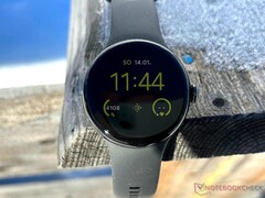 Il Pixel Watch 4 offrirà nuove funzioni SOS e nuove funzioni per gli amanti del fitness, secondo una fuga di notizie. (Fonte: Notebookcheck)