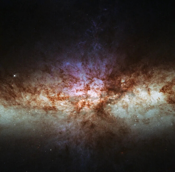 Un'immagine del Telescopio Hubble che mostra il nucleo della galassia M82.