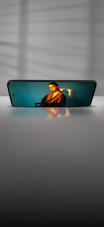 Immagine promozionale trapelata di Edge 70 Fusion