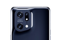 L&#039;Oppo Find X5 Pro ha un alloggiamento della fotocamera discreto ma spesso. (Fonte: Roland Quandt &amp;amp; WinFuture)